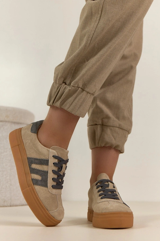 Beige leren sneakers met platform...
