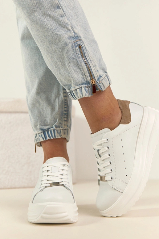 Witte leren sneakers met platform...