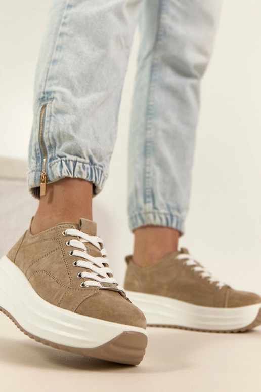 Beige leren sneakers met platform...