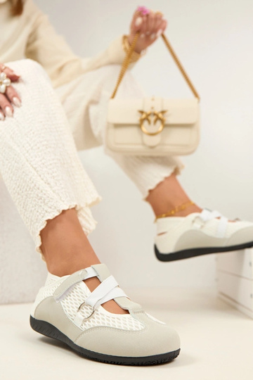 Ballerines de style sportif...