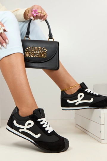 Schwarze Damen Barfuß...