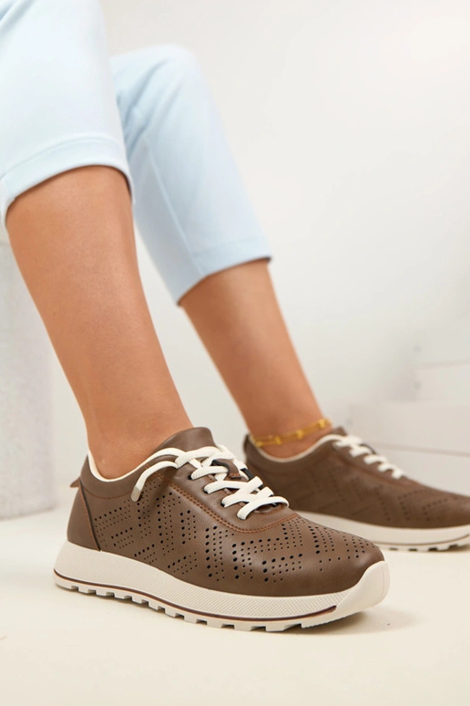 Baskets sportives ajourées à enfiler...