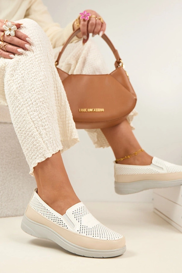 Witte zandkleurige geperforeerde instap pumps Aurelle