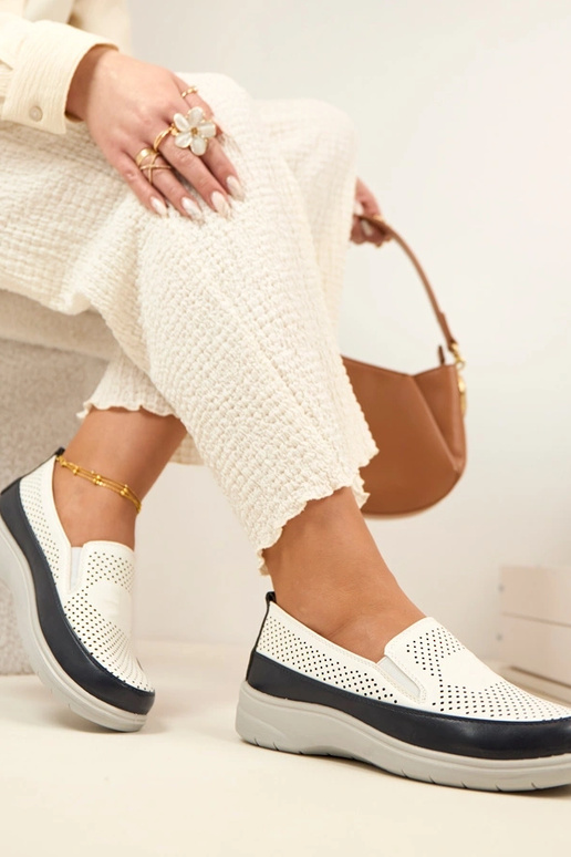 Mocassins ajourés blancs et bleu...