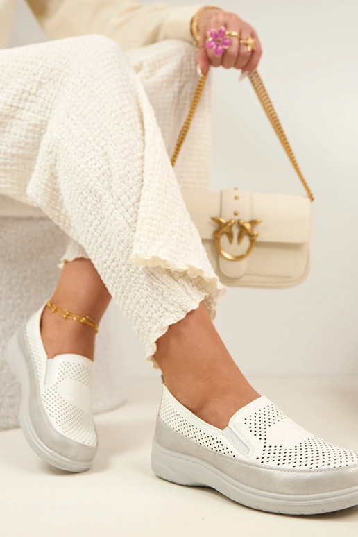 Witte zilveren geperforeerde instap...