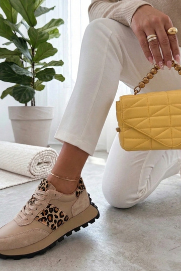 Zandkleurige leren schoenen...