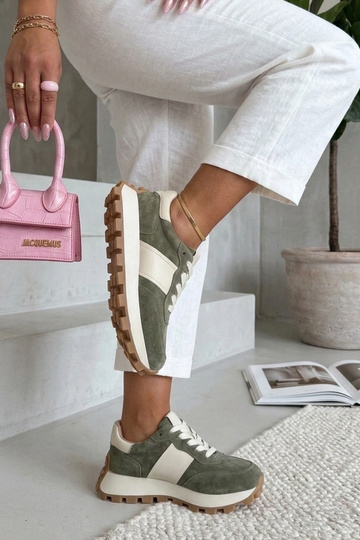 Groene leren schoenen op... 2