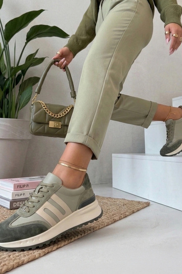 Groene leren schoenen op... 2