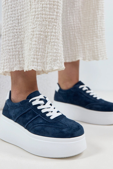 Donkerblauwe leren schoenen op platform Cambell 2