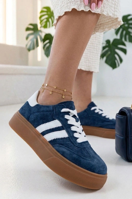 Baskets en cuir bleu marine avec...