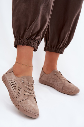 Vrouwen schoenen met opengewerkte elementen van natuurlijk suede in bruin Feliva 2