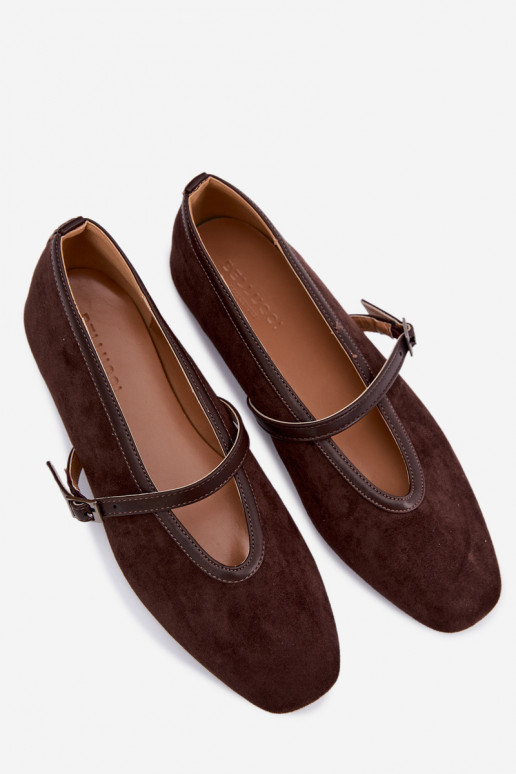 Ballerinas mit Riemen aus Öko-INildlederoZue CzekoladoZue Felora