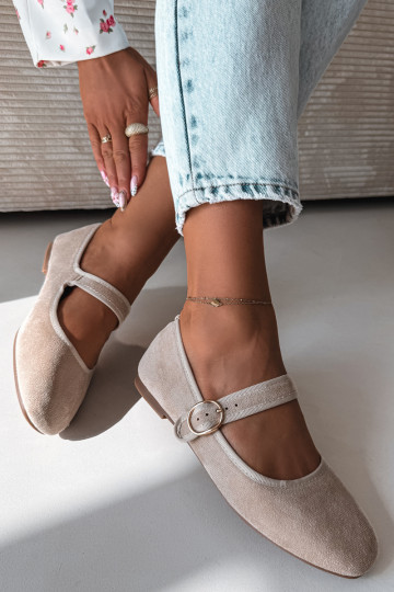 Ballerines avec des sangles I Złotą avec boucles couleur ivoire Kelisa