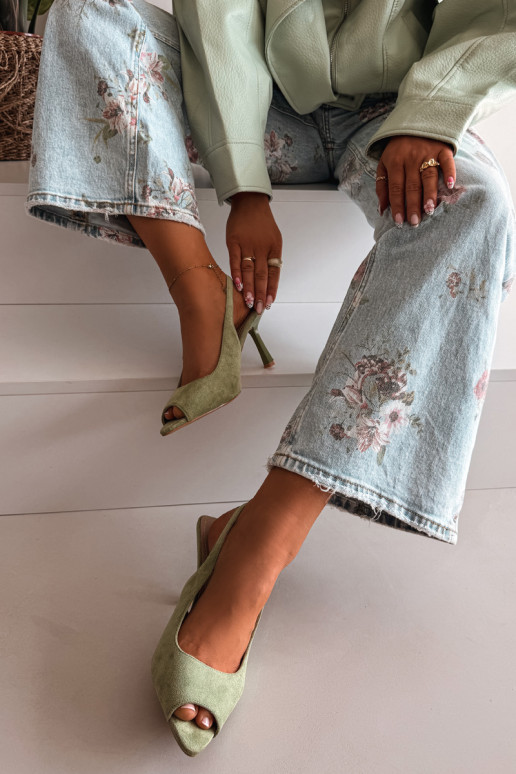 Dames sandalen met dunne hakken van eco-suèdeoIne groene kleur Sevina