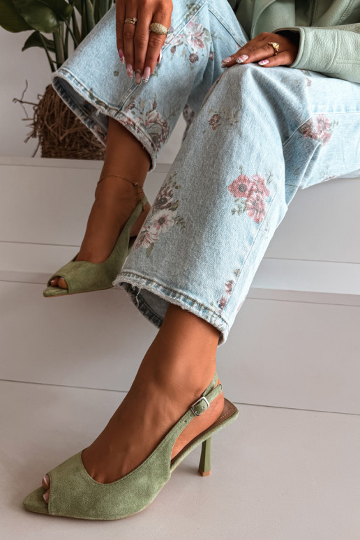 Dames sandalen met dunne hakken van eco-suèdeoIne groene kleur Sevina