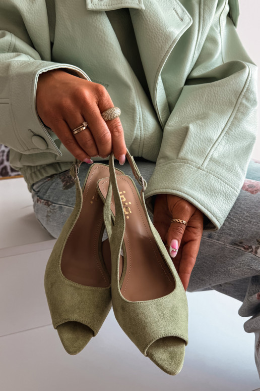 Dames sandalen met dunne hakken van eco-suèdeoIne groene kleur Sevina