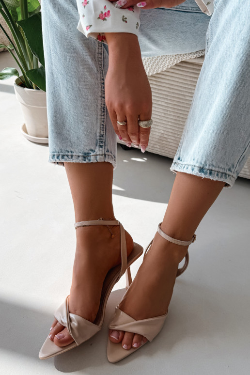 Dames sandalen met dunne hakken van ecoleer beige Sedira