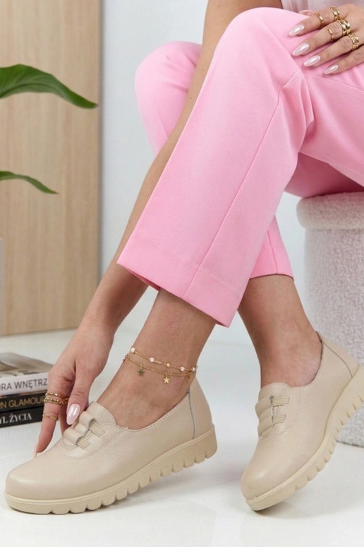 Sandfarbene Halbschuhe mit niedrigem...