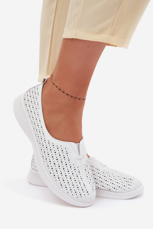 Peau avec des éléments ajourés chaussures Féminin couleur blanche Eliva