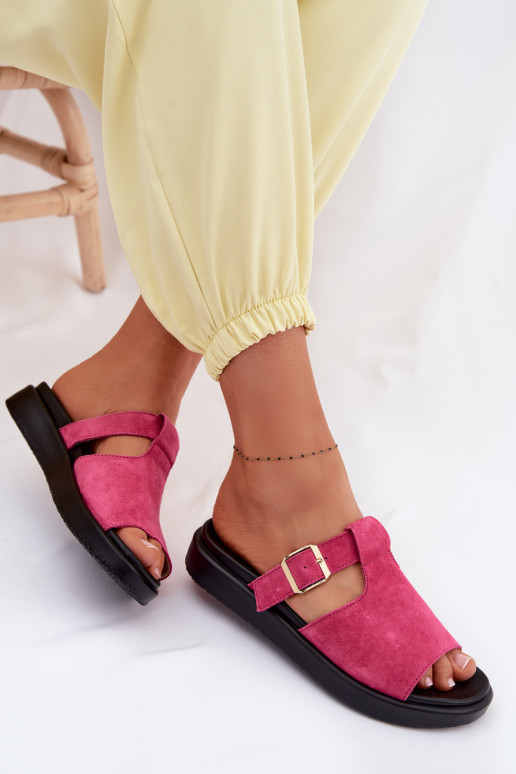 Chaussons femme en daim avec une plateforme avec boucles dorées couleur rose Zemela