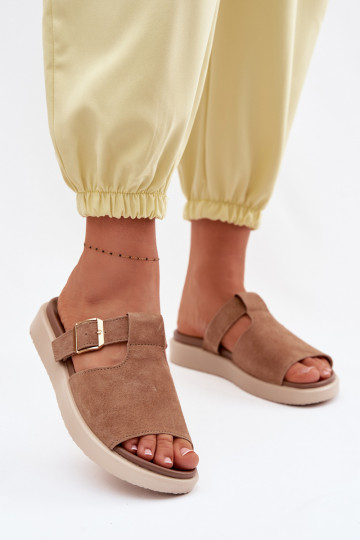Dames suède pantoffels met platform met gouden gespen bruine kleur Zemela