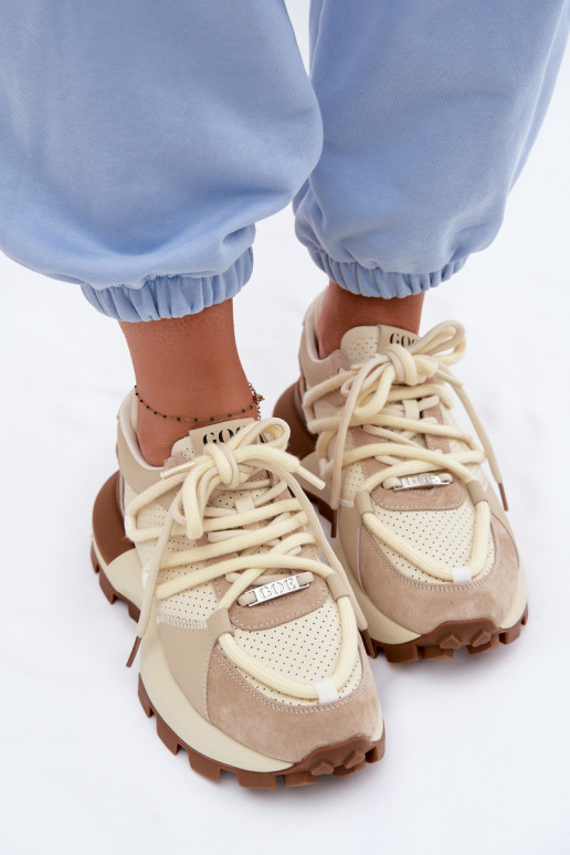 Peau en daim Chaussures modèle baskets Féminin GOE TT2N4021 beige