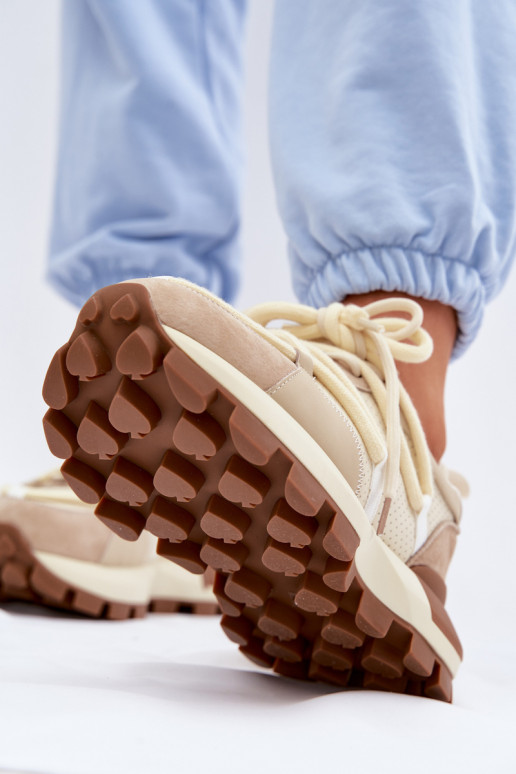 Peau en daim Chaussures modèle baskets Féminin GOE TT2N4021 beige