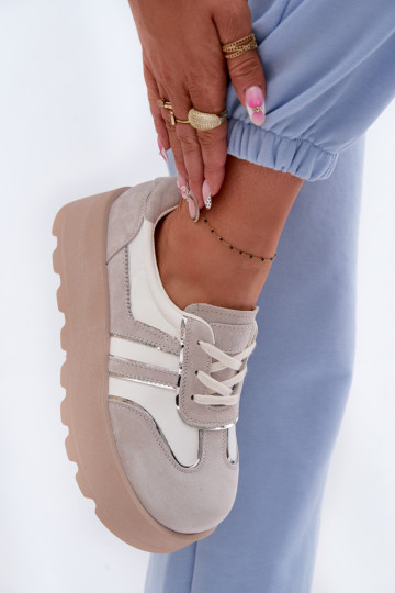 Chaussures de sport blanches en daim pour femmes avec plateforme GOE TT2N4052