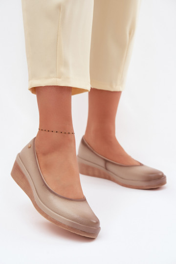 Zandkleurige leren dames schoenen met platform Vinceza 39987 2