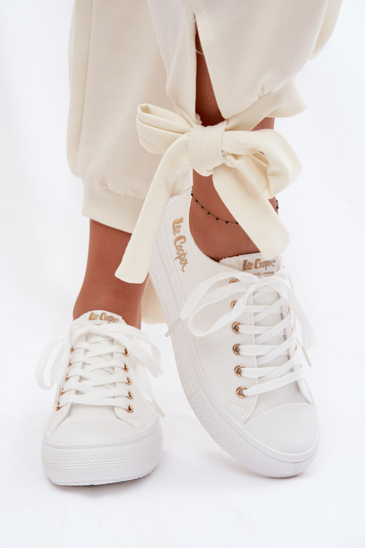 chaussures décontractées avec une plateforme Lee Cooper LCDANS-26-44-4482 couleur blanche