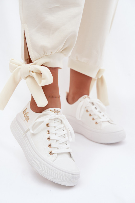 chaussures décontractées avec une plateforme Lee Cooper LCDANS-26-44-4482 couleur blanche