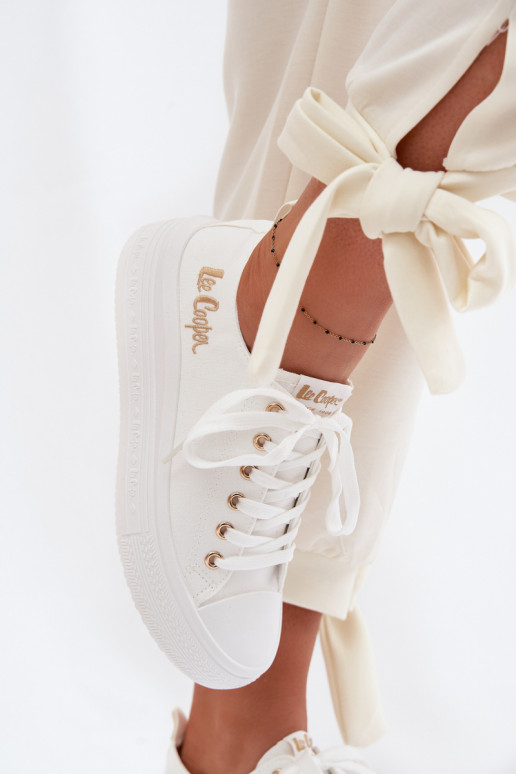 chaussures décontractées avec une plateforme Lee Cooper LCDANS-26-44-4482 couleur blanche