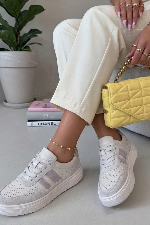 Zandkleurige sportschoenen van echt...