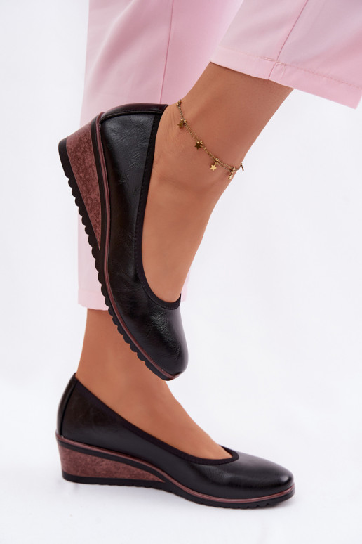 Schuhe Feminin mit einer Plattform Vinceza 58628 schZuarze Farbe