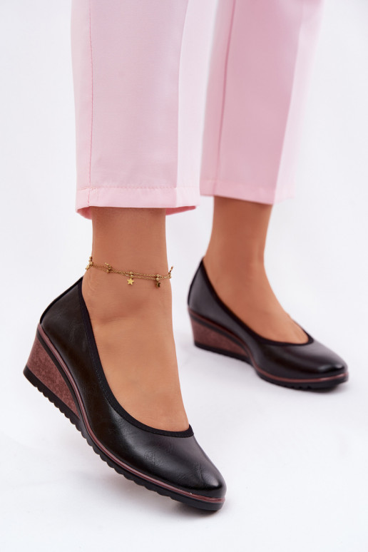 chaussures Féminin avec une plateforme Vinceza 58628 couleur noire