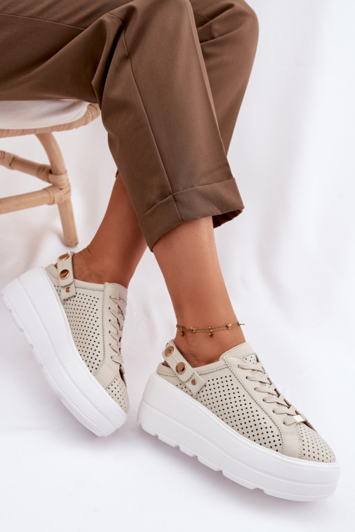 Peau avec des éléments ajourés Chaussures modèle baskets Féminin avec une plateforme avec des sangles Activé Pięcie D&A LR61-708