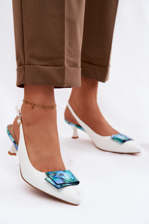 Peau Chaussures Féminin avec des talons avec des ornements D&A LZ61-2006 couleur blanche