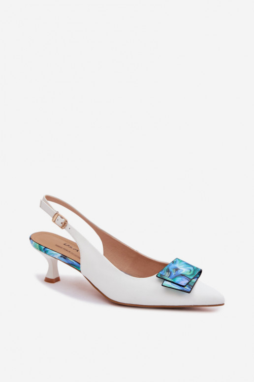 Peau Chaussures Féminin avec des talons avec des ornements D&A LZ61-2006 couleur blanche