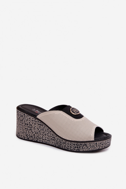 Pantoufles en cuir avec une plateforme avec des ornements S.Barski LR61-7011 beige