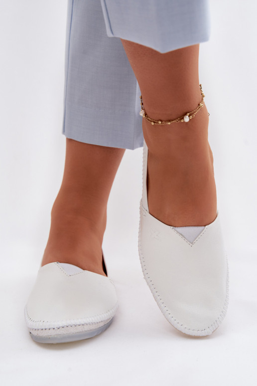 Féminin Ballerines Il fautciejka 01930-11 couleur blanche