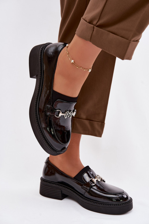 Haut Lackierte Mokassins Feminin Mit Dekorationen Detalem Vinceza 39985 schZuarze Farbe