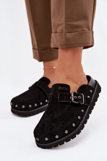 Chaussons Sabots en daim avec une plateforme avec des rivets I avec boucles Big Star TT274951 couleur noire