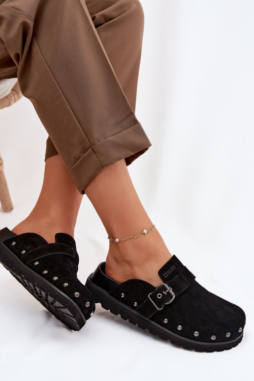 Chaussons Sabots en daim avec une plateforme avec des rivets I avec boucles Big Star TT274951 couleur noire