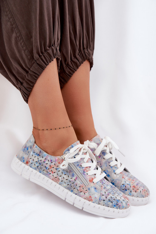 avec des éléments ajourés chaussuresActivéturalnego en daimu couleur argent Kamelia