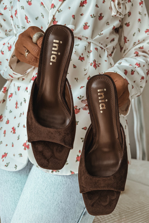 Pantoufles pour femmes Activé Smukłym Obcasie CzekoladoÀe Revina