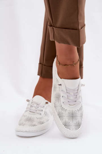 Chaussures en cuir pour femmes avec éléments ajourés S.Barski LR61-7083 couleur blanche 2