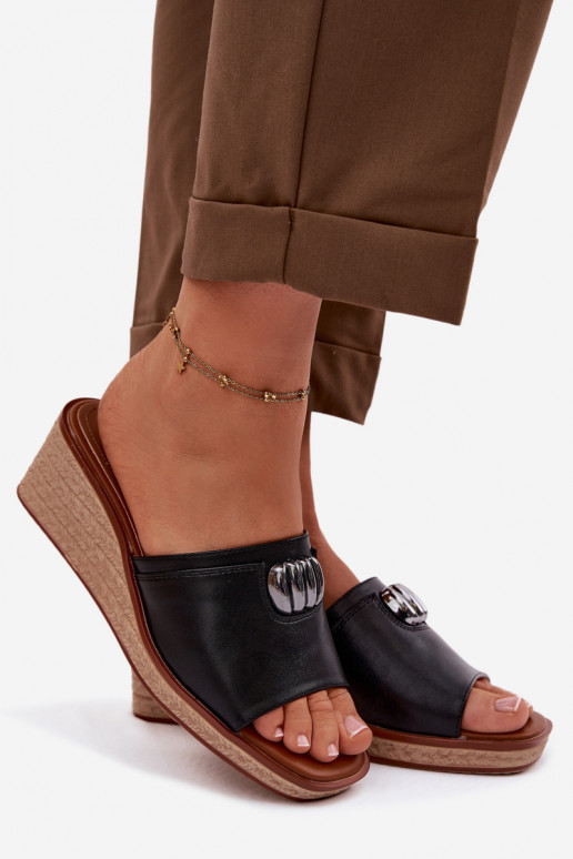 Pantoufles pour femmes avec une plateformeImitacją Plecionki Sergio Leone KL325 couleur noire