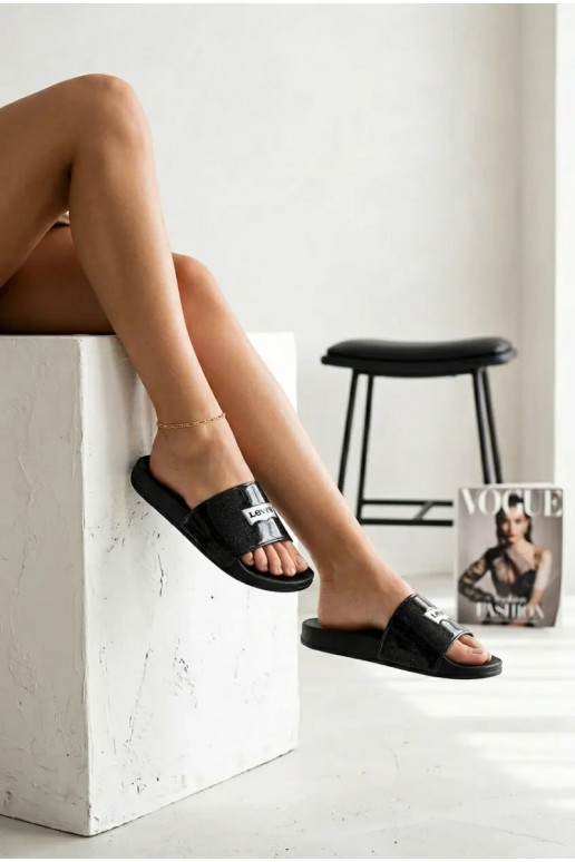 Chaussons jeunes LEVI'S VPOL0251S-2693 couleur noire avec brillance