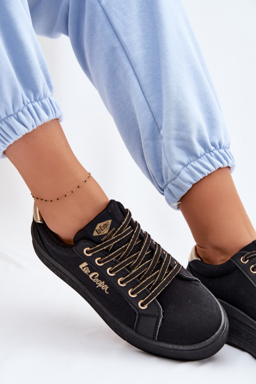 Chaussures de loisirs avec une plateforme Lee Cooper LCDANS-26-44-4476 couleur noire