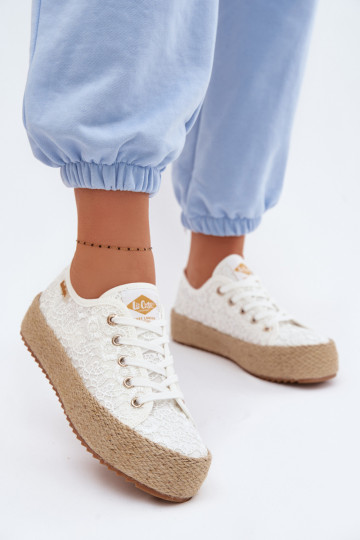 avec des motifs de dentelle chaussures décontractées espadrilles avec une plateforme Lee Cooper LCDANS-26-31-4326 couleur blanch